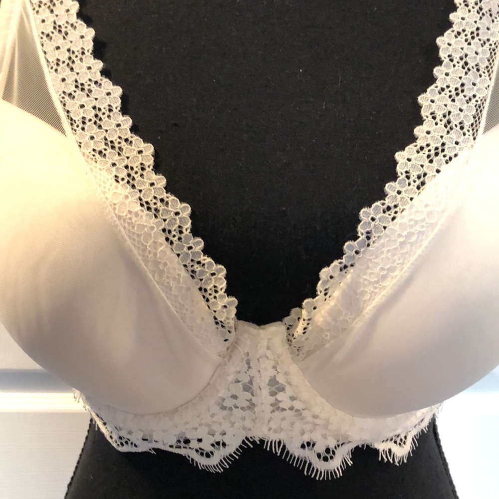 Victoria's Secret Dream Angels Lined Demi Underwire Bra in Cream 32DDD